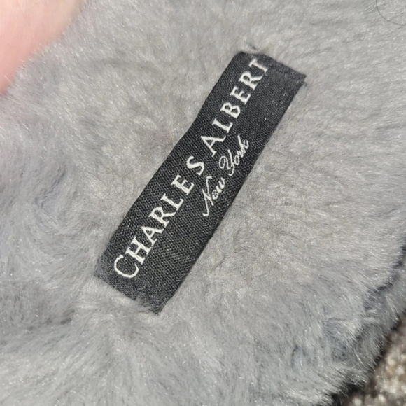 Slippers - Picture 5 of 6